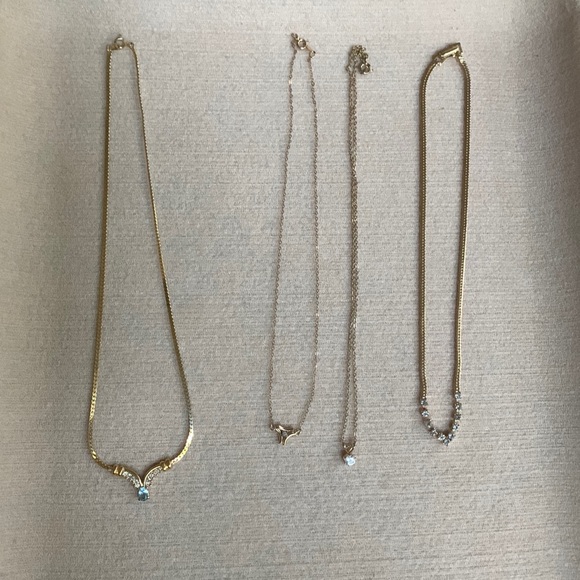 Golden Necklace Set - Picture 1 of 5